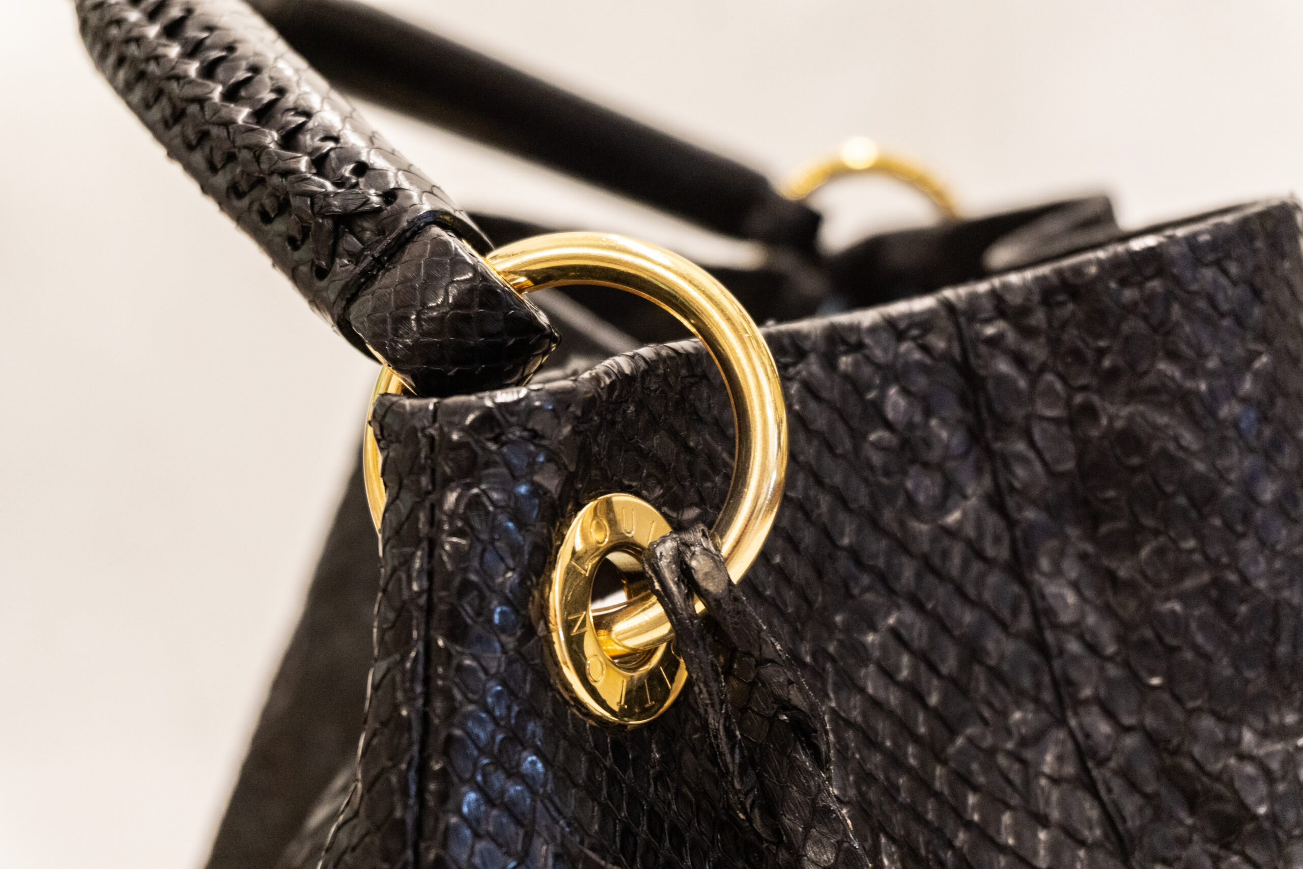 Louis Vuitton Damier artsy mm  Taschen, Handtaschen, Wolle kaufen
